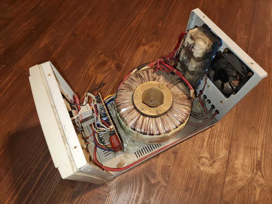 Стабілізатор напруги 10kVa під ремонт