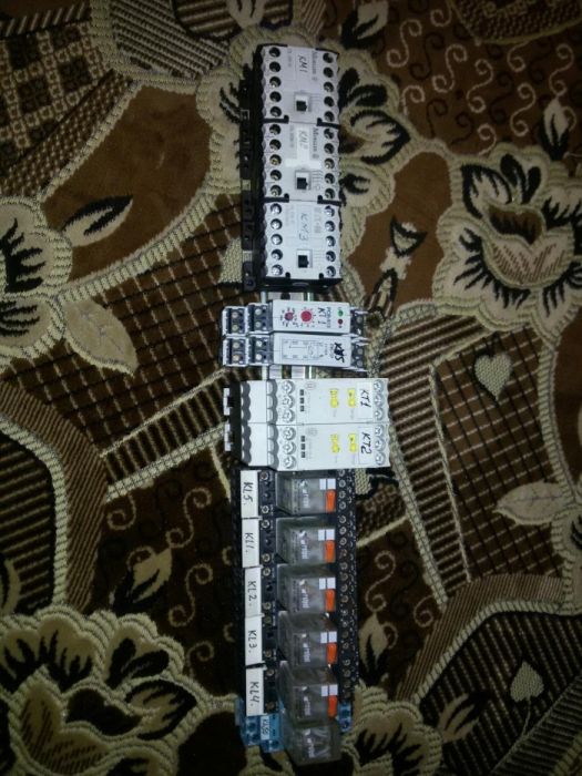 реле relpol та часове реле, та інше як на фото