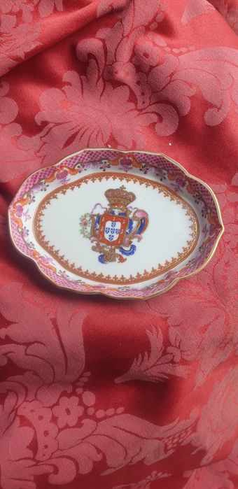 Conivete  com brasao