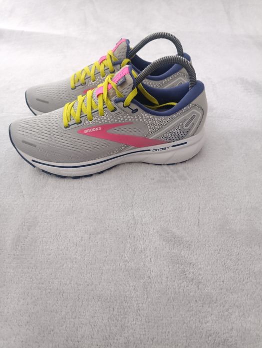 Женские кроссовки беговые Brooks р40.5