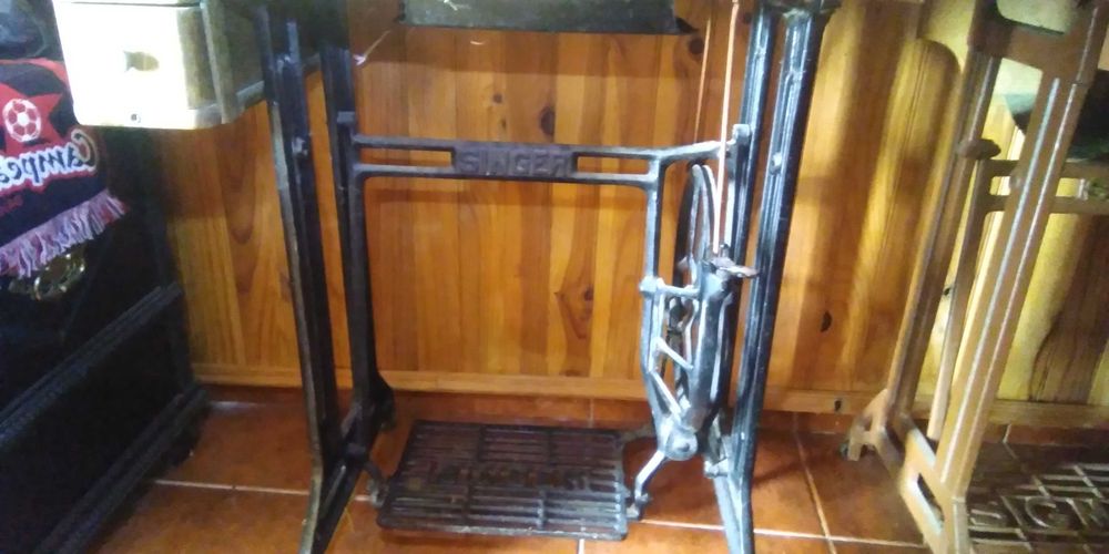 Maquinas de costura SINGER & SIGMA antigas e operacionais. Bom estado.