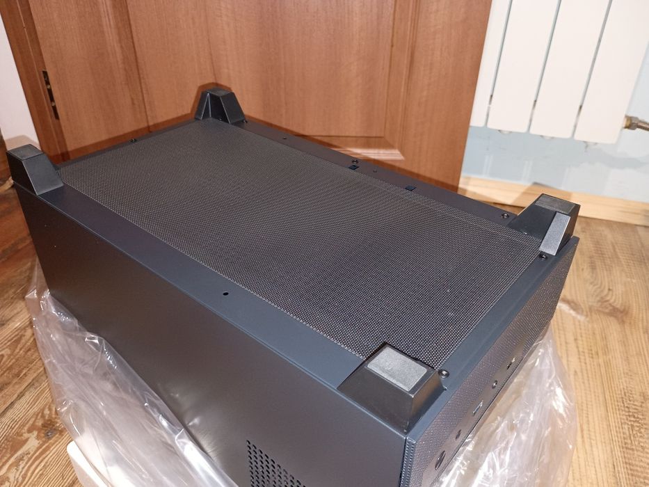 Комп'ютерний корпус Vinga