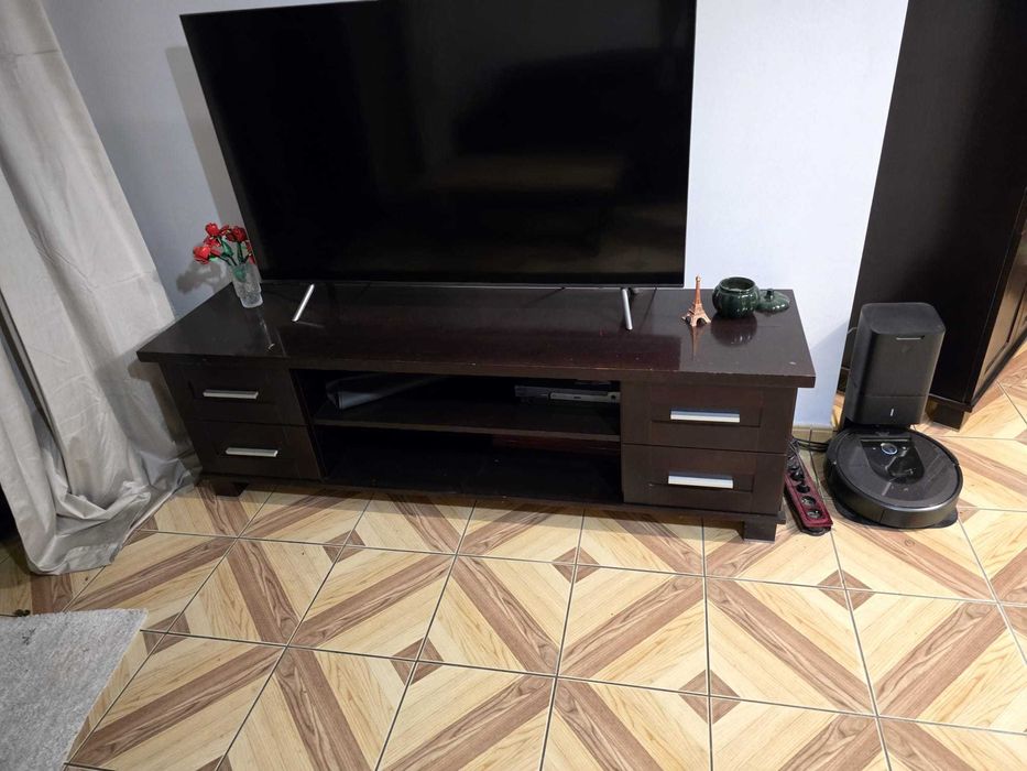 Zestaw mebli do salonu, komoda i szafki