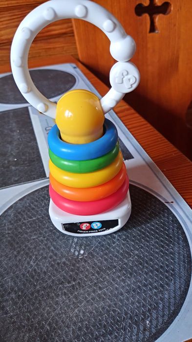Fisher Price- grzechotki i gryzaki