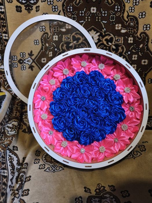 Троянди з атласних лент