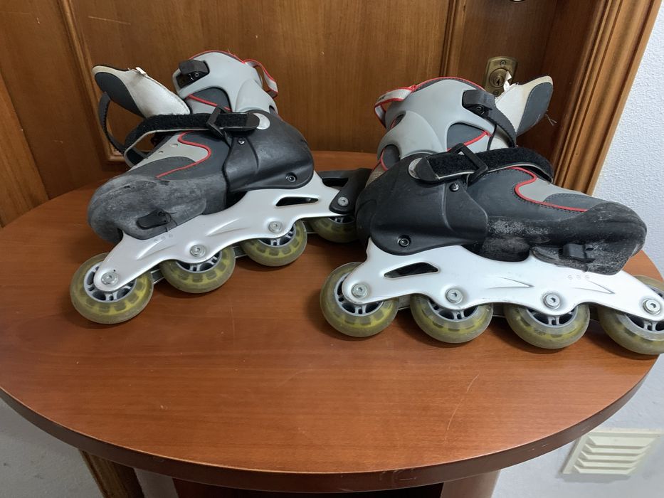 Parina em linha de rapaz ajustáveis 34-36