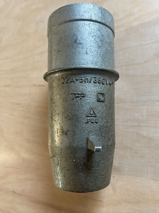 Wtyczka silowa aluminiowa 32A 380V z bolcem okrągłym 4p