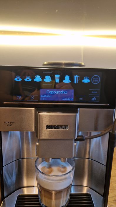 Ekspres Siemens EQ 6 Plus s 700