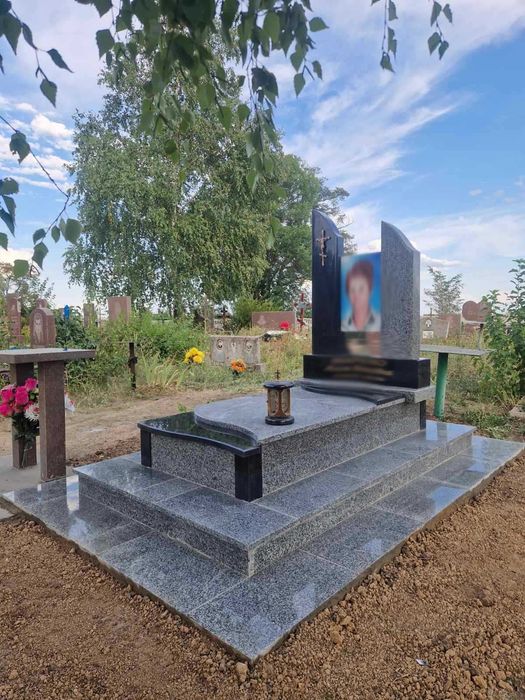 Пам'ятники з граніту. Гранитные памятники