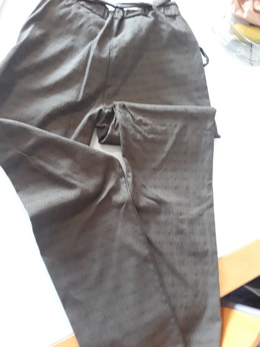 Vendo calças verdes de elastano L