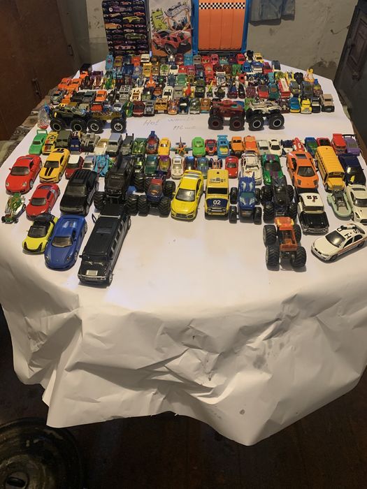 Детские игрушки - машинки