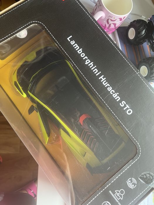 Rastar Lamborghini Huracan STO skala 1:14