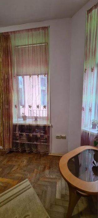 Продаж 1 кімн.квартира  27.10 м² 1/3 ц. вул.Клепарівська  75000$
