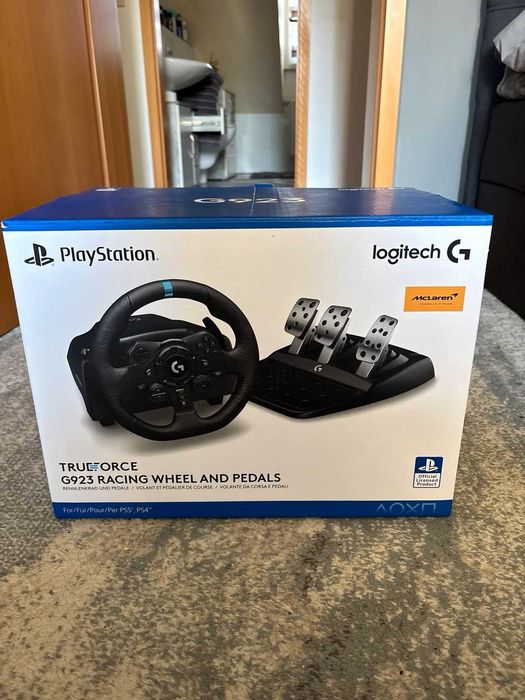 Kierownica i pedały Logitech G923 TRUEFORCE w oryginalnym opakowaniu