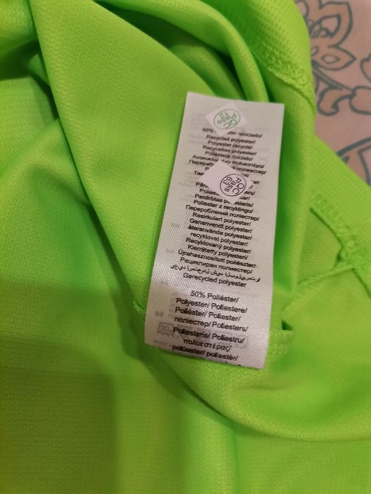 Nowa sportowa damska koszulka rozmiar M/L.