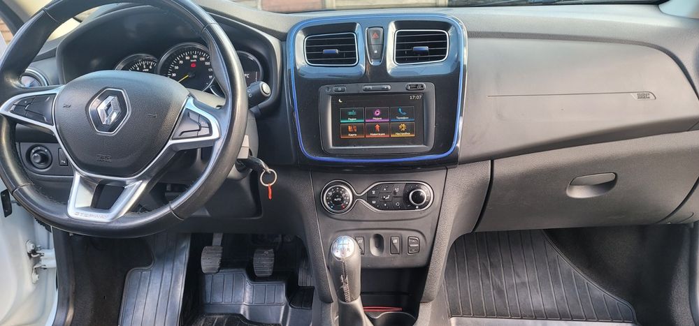 Авто Renault Sandero