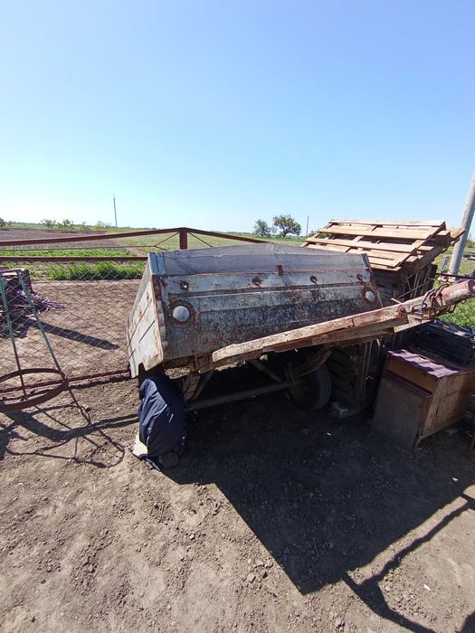 Причеп на 1 тону