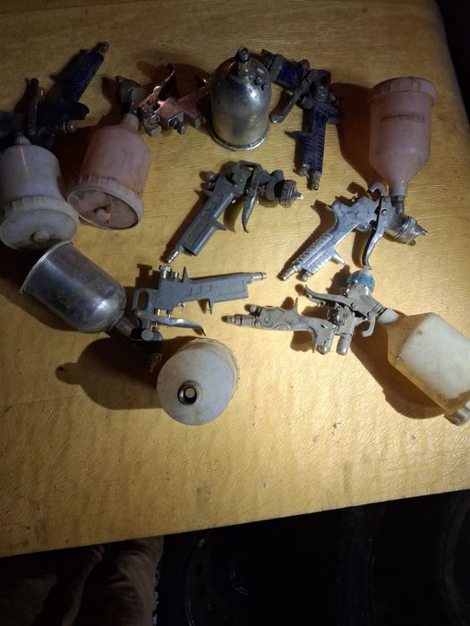 Zestaw pistoletów lakierniczych pneumatycznych –