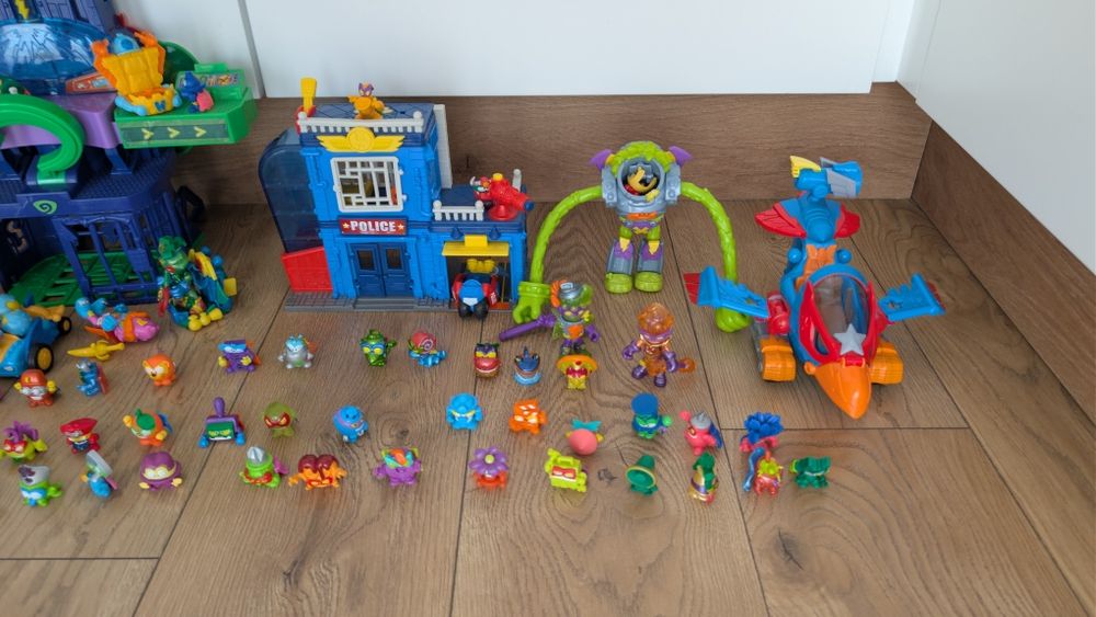 Mega zestaw Super Zinks baza enigmy pojazdy roboty komisjarat