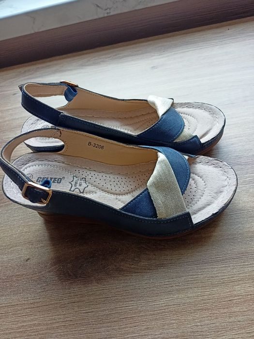 Sandałki rozmiar 37