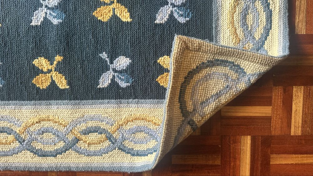 Tapete de Arraiolos verdadeiro feito a mão com ponto fino