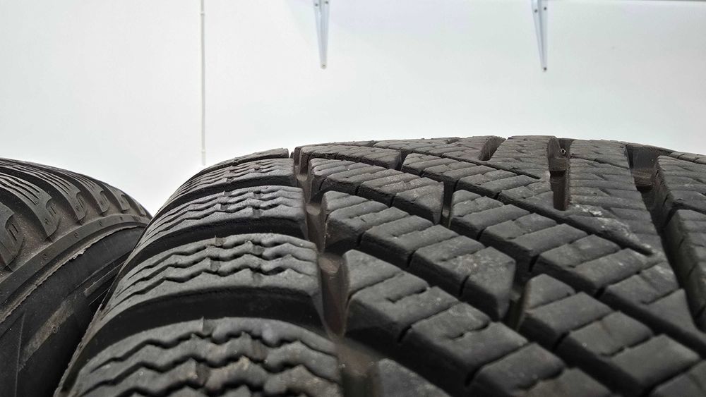 2x zimowe pirelli powergy winter 225/55/17 Jak nowe 24rok 90% bieżnika