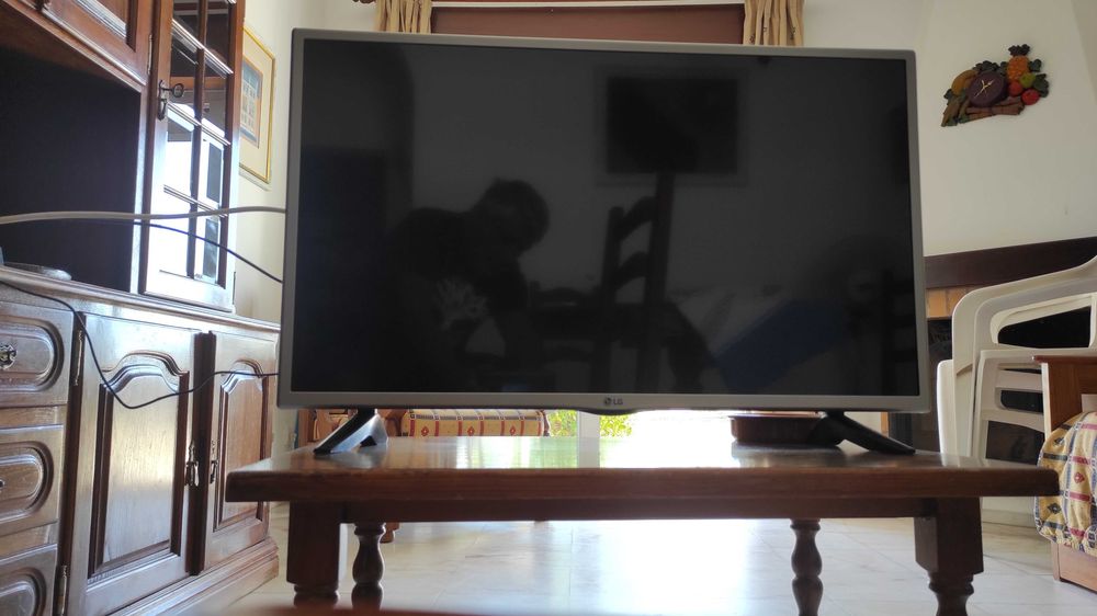 Mesa de centro em madeira maciça para sala de estar