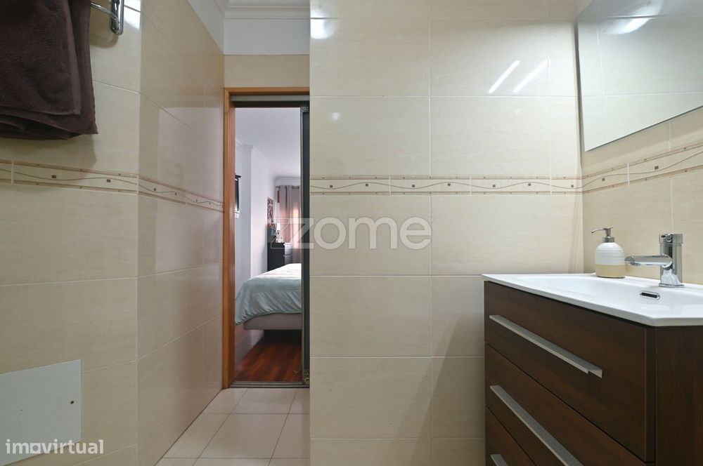 Apartamento T3 com parqueamento | Urbanização da Cavaleira, Algueir...