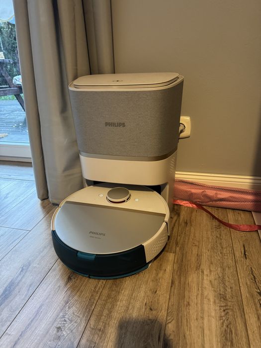 Robot sprzatajacy Philips Aqua 7000 - bogaty zestaw, 2 stacje