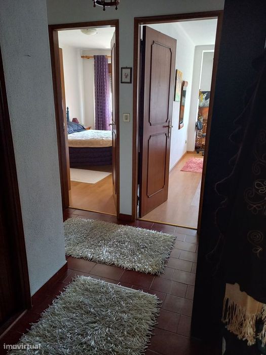 Apartamento T2 com 102 m², localizado na Guimarota, em Leiria.