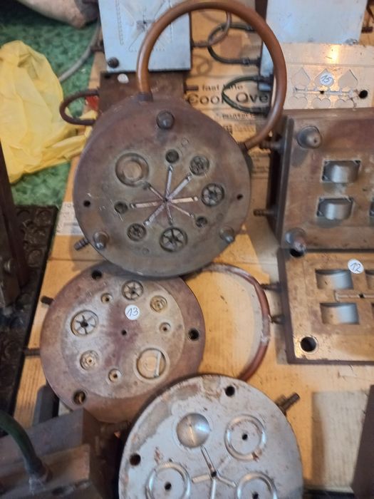 Formy t do tworzyw sztucznych