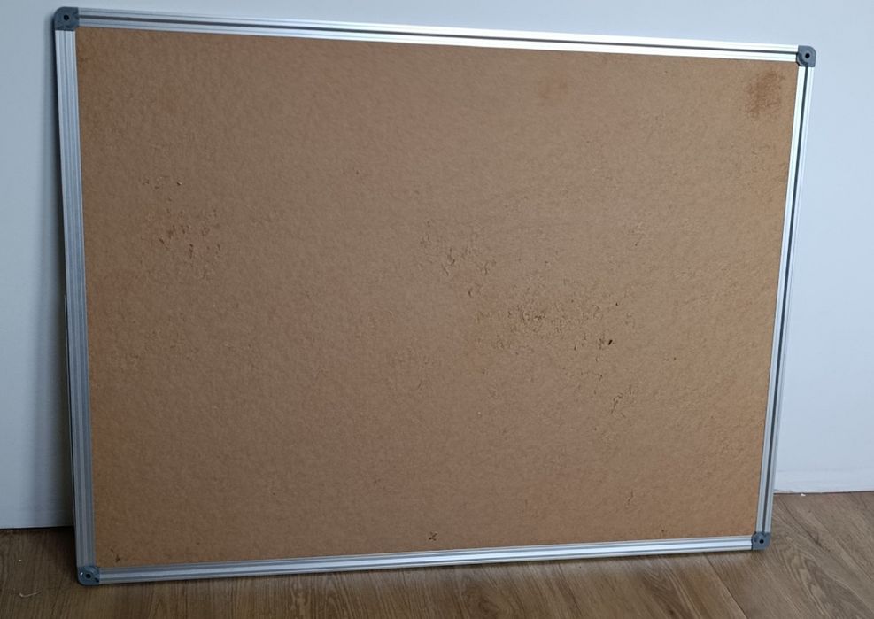 Biała tablica magnetyczna