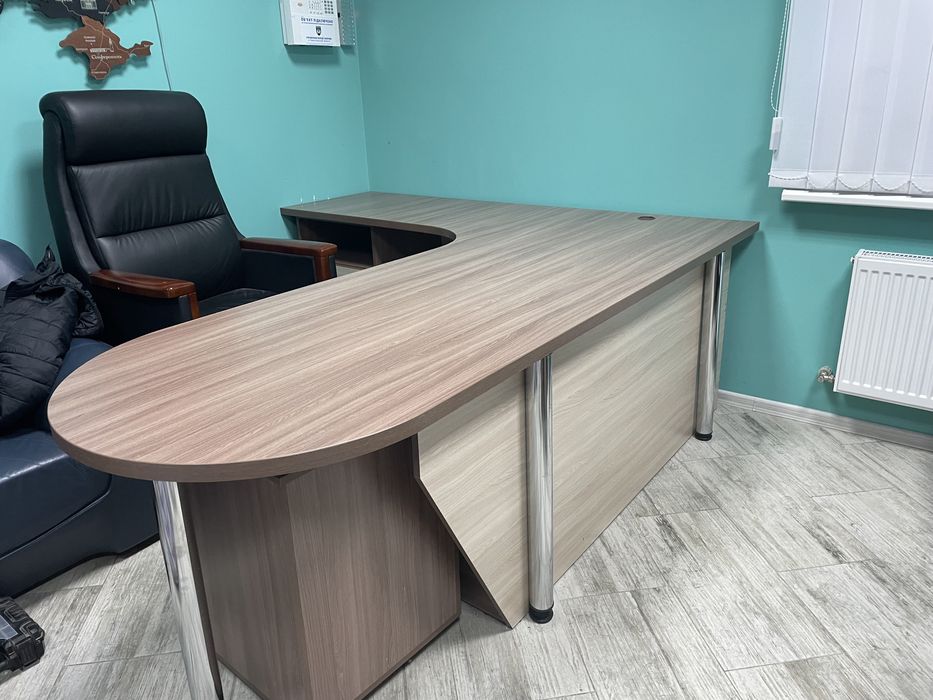 Продам якісні офісні меблі