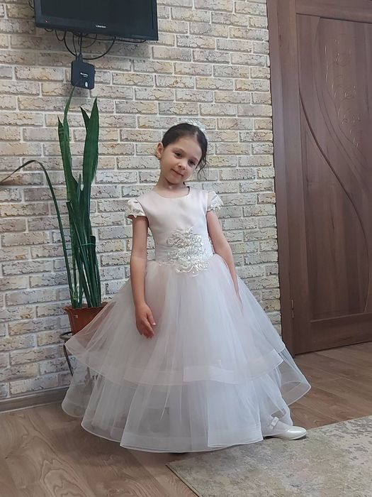 Сукня святкова. .