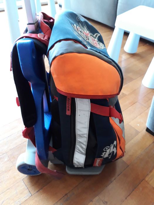 Mochila Scout com trólei troley