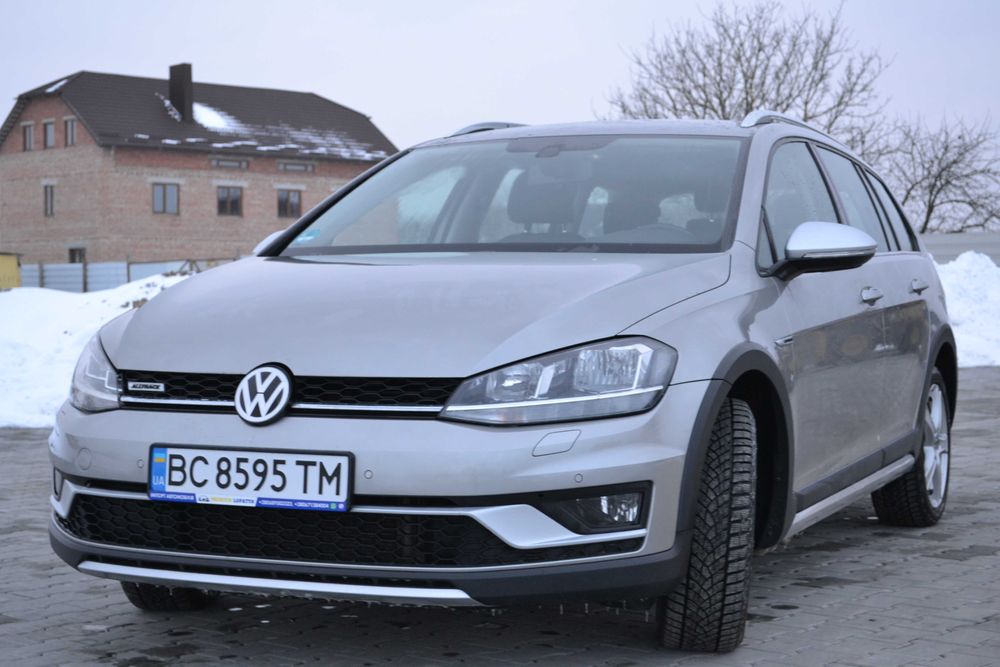 Фольксваген гольф 7 АЛЬТРАК мотіон повний  привід