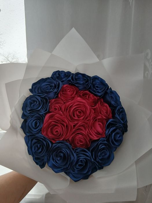 Букет з атласних лєнт 21 роза
