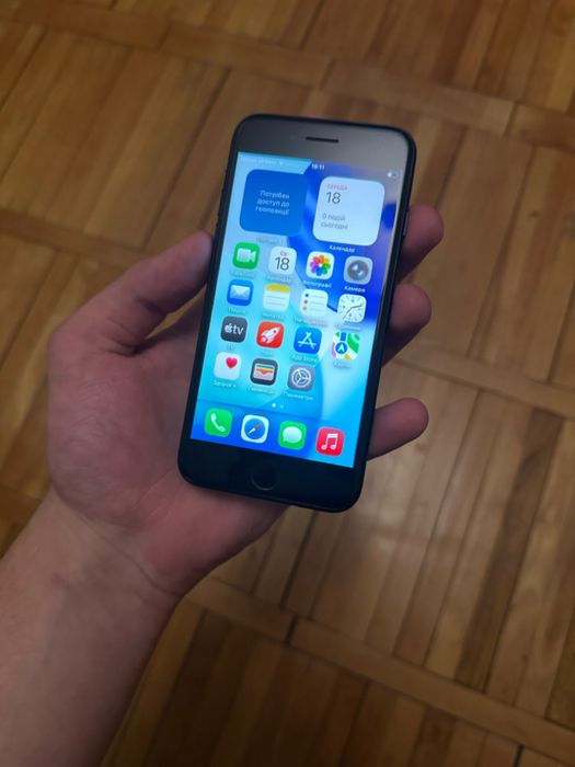 iPhone SE 3 64GB чорний, батарея 100%, sim не працює тільки Wi-Fi