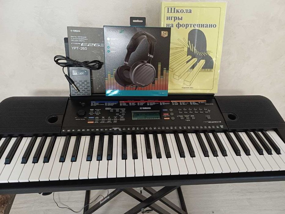 Синтезатор Yamaha PSR-E263! + Подарунки.