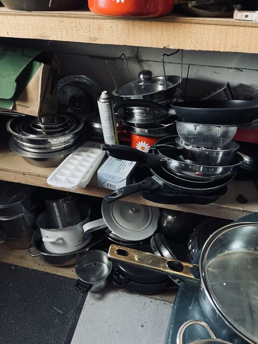 Продам сковорідки і кастрюлі
