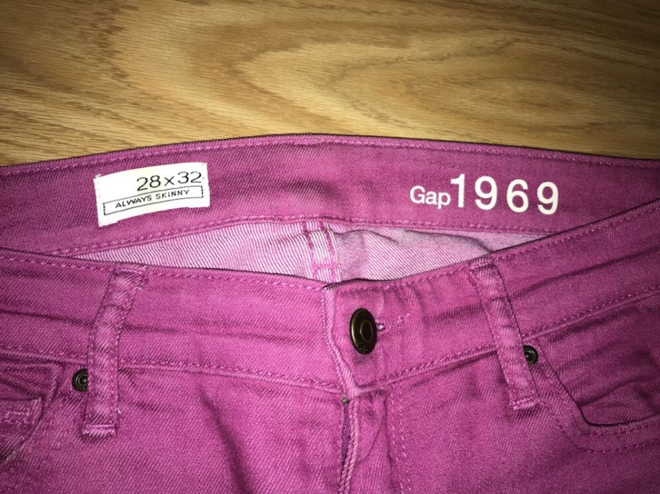 Calças rosa da GAP