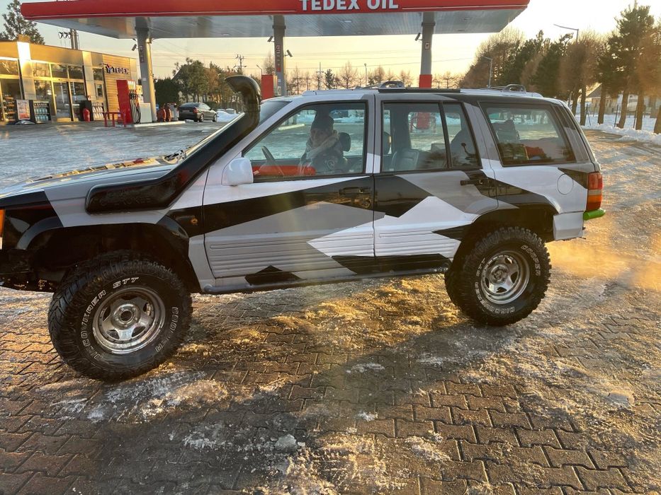 Jeep po generalnym remoncie z nowym gazem