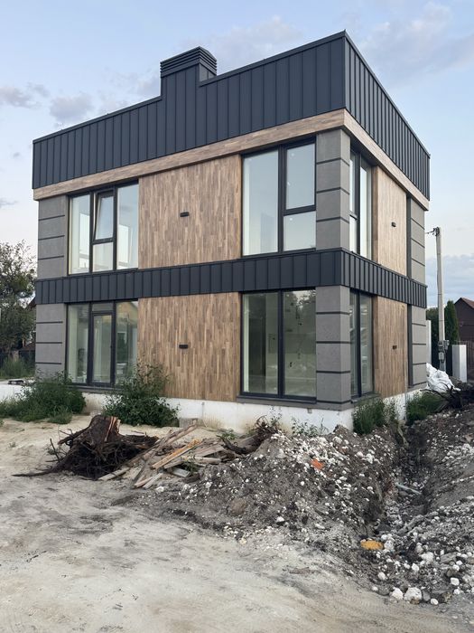 ПРОДАЖ СУЧАСНОГО БУДИНКУ В БІРКАХ 155 м² • ділянка 5,16 сотки • без комісії