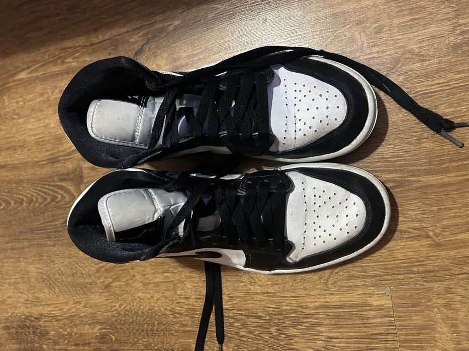 Air Jordan 1 Mid Black/White (Panda)