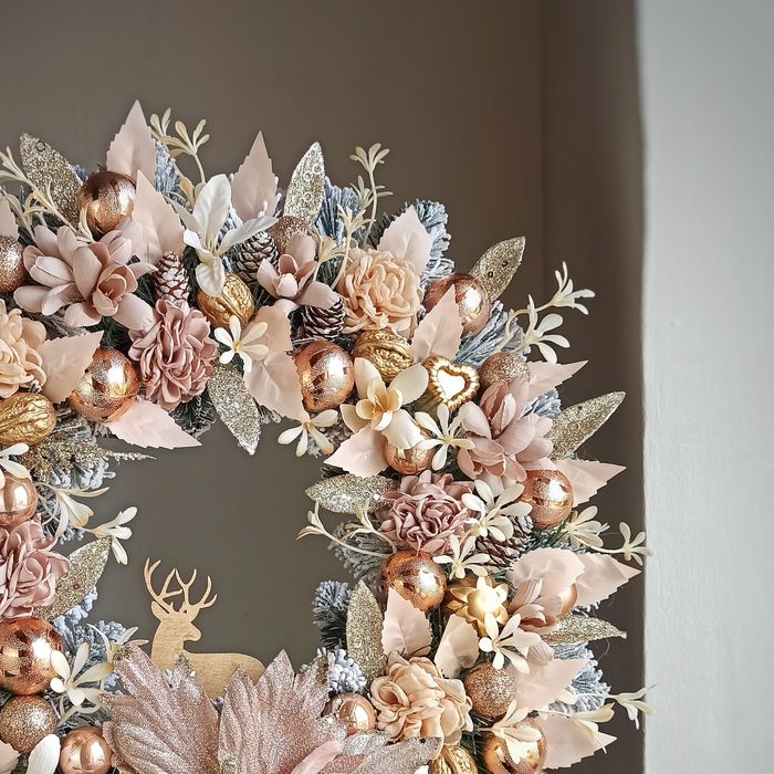 Пудровий різдвяний віночок, новорічний віночок,віночок на двері