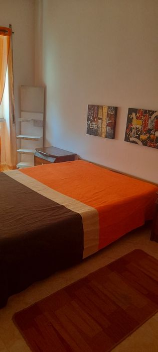 Alugo quarto nas Mercês