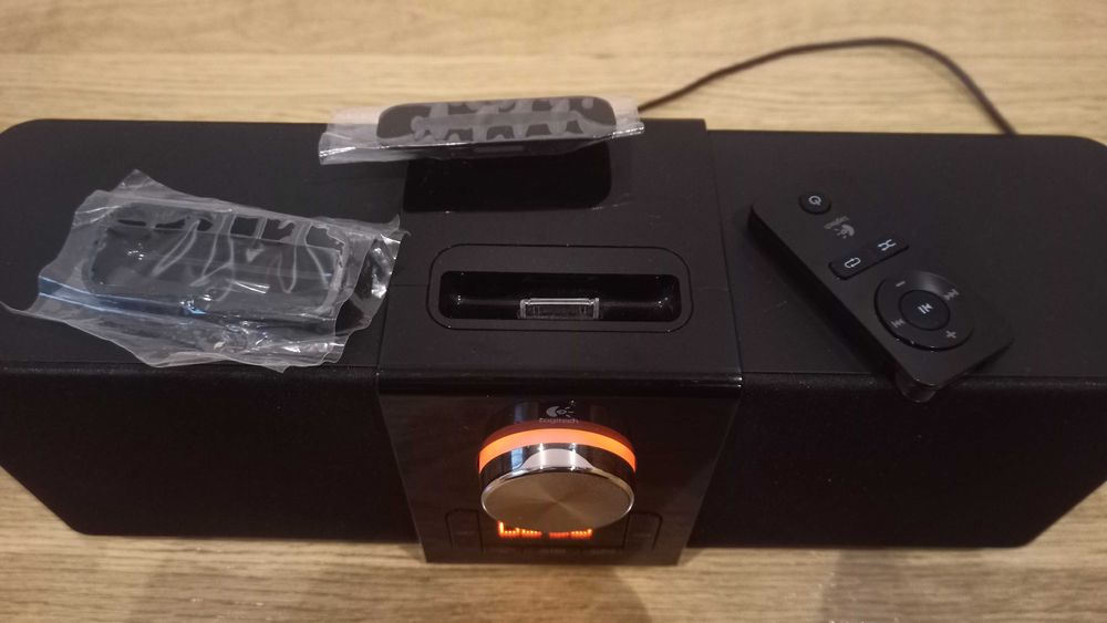 Logitech Pure-Fi Express Plus Portable Speaker64751822972033121