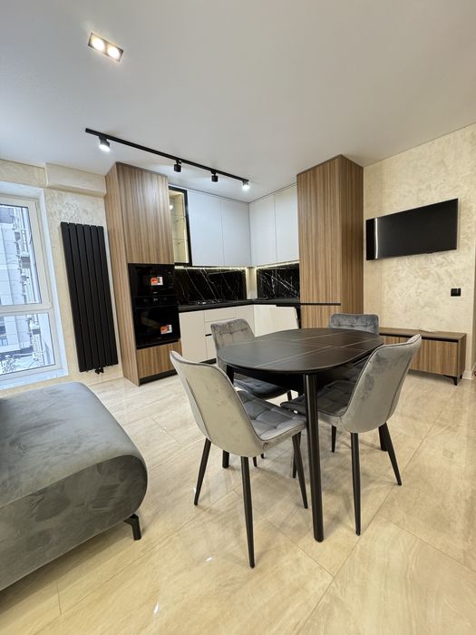 Продам 1 кімнатну біля озера,кухня-студія із індивід. газовим оп