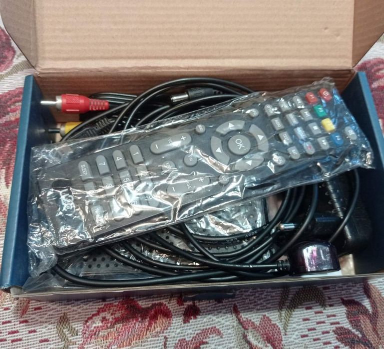 Спутниковый ресивер Denys H 265 тюнер