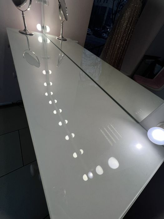 Продам стіл для візажиста, бровіста, майстра зачісок